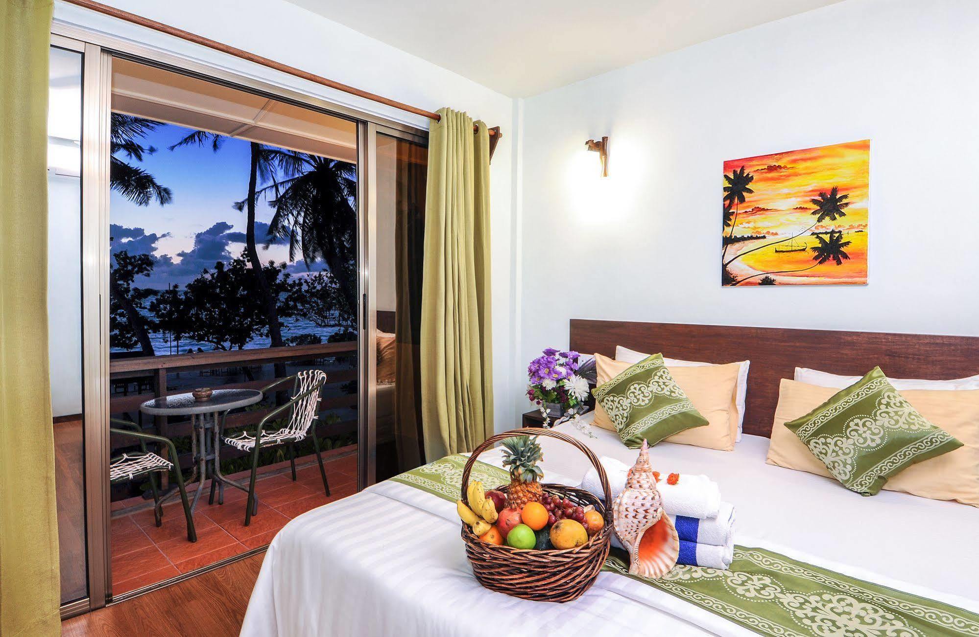 Salt Beach Hotel Maafushi Kültér fotó
